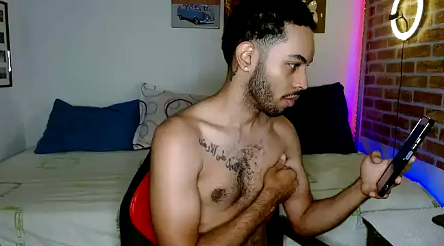 Snapshot of colinbrown chatting on February 6, 11:42 am colinbrown online show from February 6, 11:42 am
