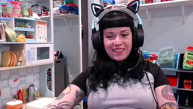 Marcelinegoddess online show from February 19, 5:49 am