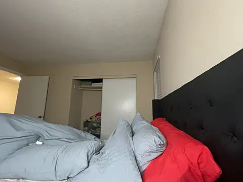 Snapshot of Badgirlbrittt chatting on February 15, 1:53 am Badgirlbrittt online show from February 15, 1:53 am