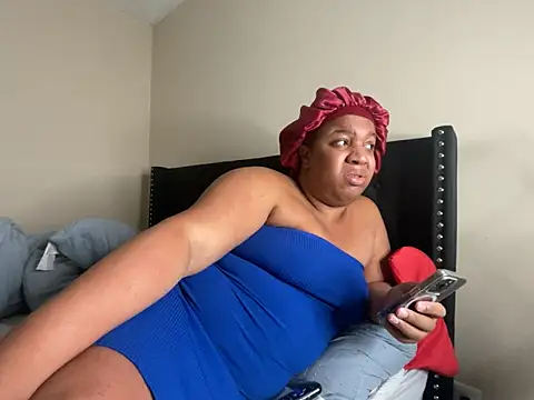 Snapshot of Badgirlbrittt chatting on March 12, 1:03 am Badgirlbrittt online show from March 12, 1:03 am