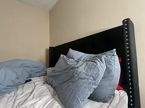 Snapshot of Badgirlbrittt chatting on March 12, 7:36 pm Badgirlbrittt online show from March 12, 7:36 pm