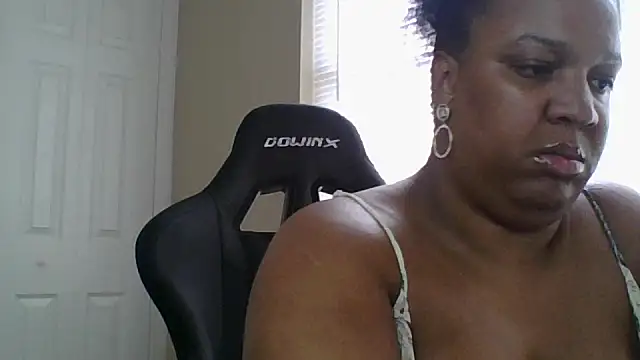 Snapshot of Badgirlbrittt chatting on October 3, 5:03 pm Badgirlbrittt online show from October 3, 5:03 pm