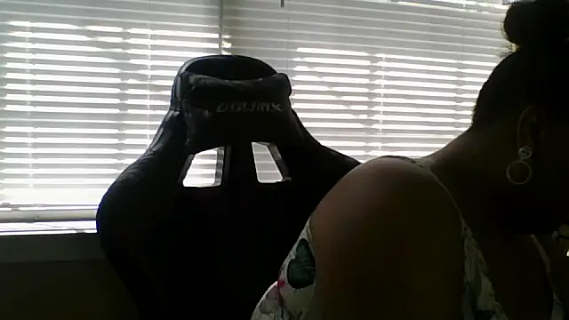 Snapshot of Badgirlbrittt chatting on September 25, 4:46 pm Badgirlbrittt online show from September 25, 4:46 pm