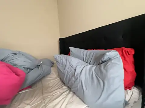 Snapshot of Badgirlbrittt chatting on February 27, 10:20 pm Badgirlbrittt online show from February 27, 10:20 pm