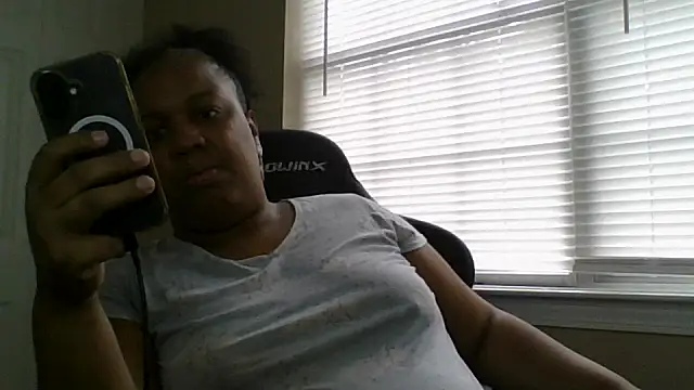 Snapshot of Badgirlbrittt chatting on September 29, 6:13 pm Badgirlbrittt online show from September 29, 6:13 pm