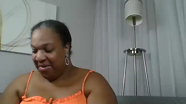 Snapshot of Badgirlbrittt chatting on October 24, 4:50 pm Badgirlbrittt online show from October 24, 4:50 pm