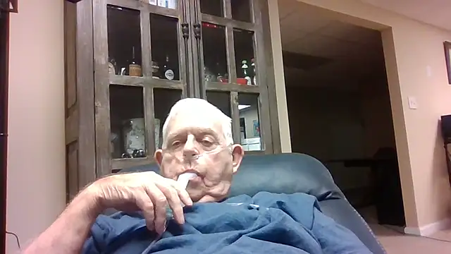 Snapshot of bootlegmanz chatting on September 26, 5:09 pm bootlegmanz online show from September 26, 5:09 pm