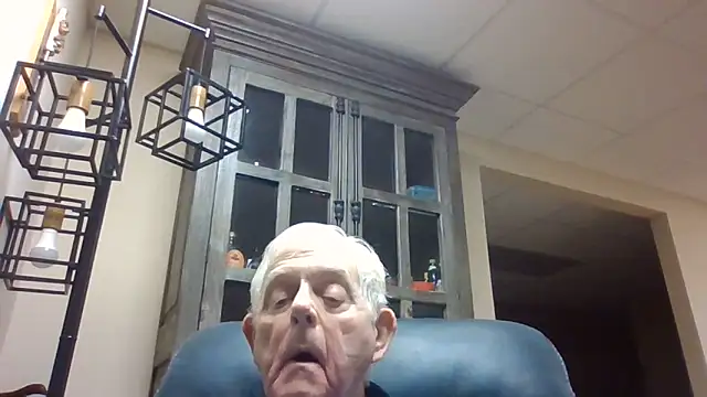 Snapshot of bootlegmanz chatting on June 8, 5:08 am bootlegmanz online show from June 8, 5:08 am