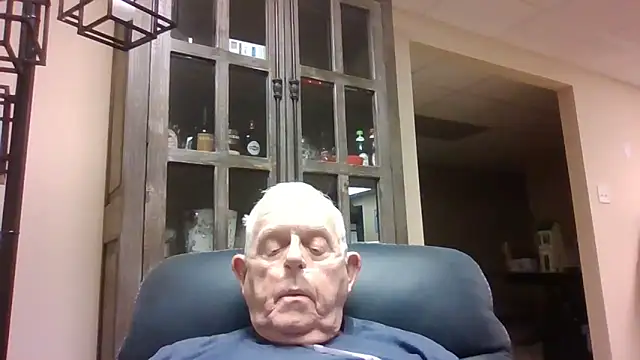 Snapshot of bootlegmanz chatting on October 5, 7:37 pm bootlegmanz online show from October 5, 7:37 pm