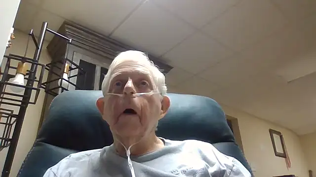 Snapshot of bootlegmanz chatting on June 4, 2:33 pm bootlegmanz online show from June 4, 2:33 pm