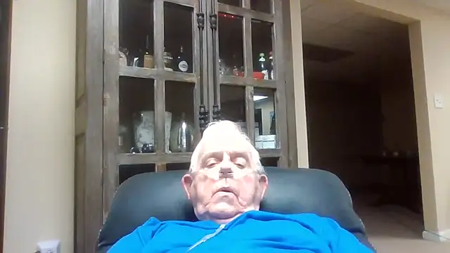 Snapshot of bootlegmanz chatting on November 26, 4:12 am bootlegmanz online show from November 26, 4:12 am