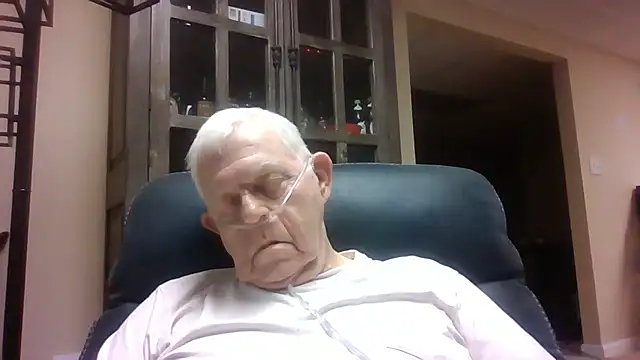 Snapshot of bootlegmanz chatting on October 16, 6:05 pm bootlegmanz online show from October 16, 6:05 pm