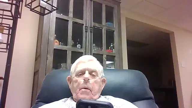 Snapshot of bootlegmanz chatting on May 10, 4:31 pm bootlegmanz online show from May 10, 4:31 pm