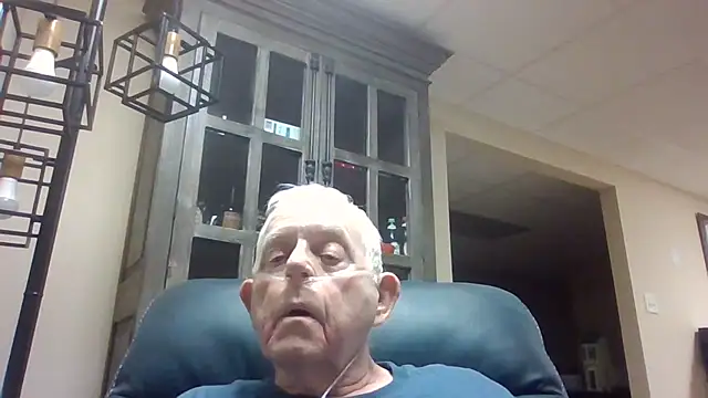 Snapshot of bootlegmanz chatting on October 8, 1:29 am bootlegmanz online show from October 8, 1:29 am