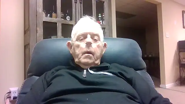 Snapshot of bootlegmanz chatting on November 2, 2:44 pm bootlegmanz online show from November 2, 2:44 pm