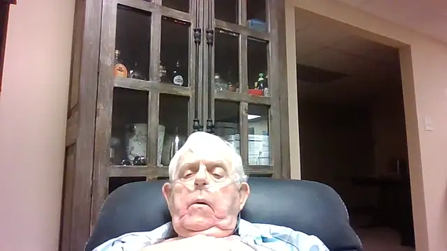 Snapshot of bootlegmanz chatting on June 5, 1:39 pm bootlegmanz online show from June 5, 1:39 pm