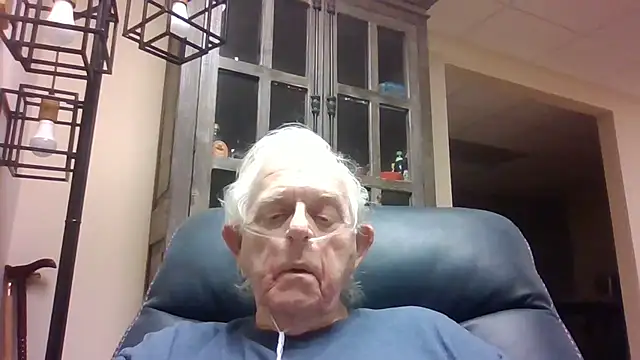 Snapshot of bootlegmanz chatting on April 30, 11:53 pm bootlegmanz online show from April 30, 11:53 pm