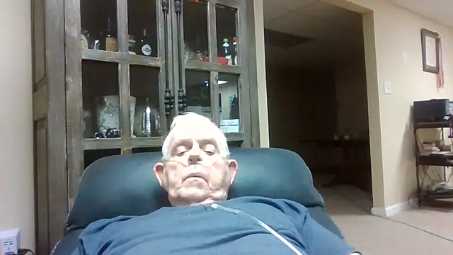 Snapshot of bootlegmanz chatting on November 7, 1:59 pm bootlegmanz online show from November 7, 1:59 pm