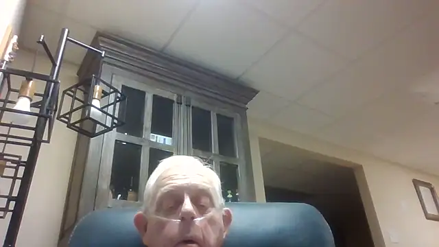 Snapshot of bootlegmanz chatting on November 17, 2:43 pm bootlegmanz online show from November 17, 2:43 pm