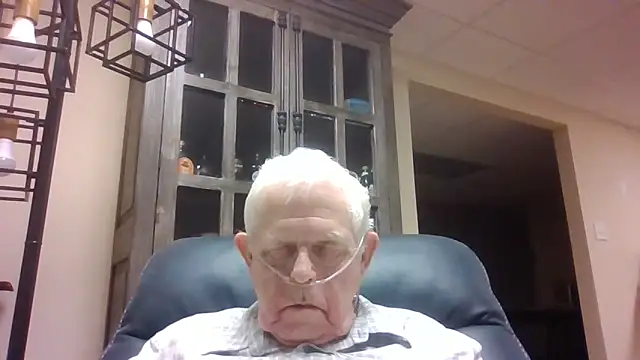 Snapshot of bootlegmanz chatting on May 27, 2:08 am bootlegmanz online show from May 27, 2:08 am