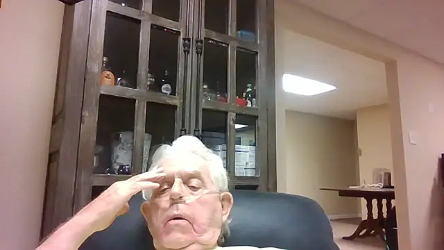 bootlegmanz online show from April 10, 2:24 pm