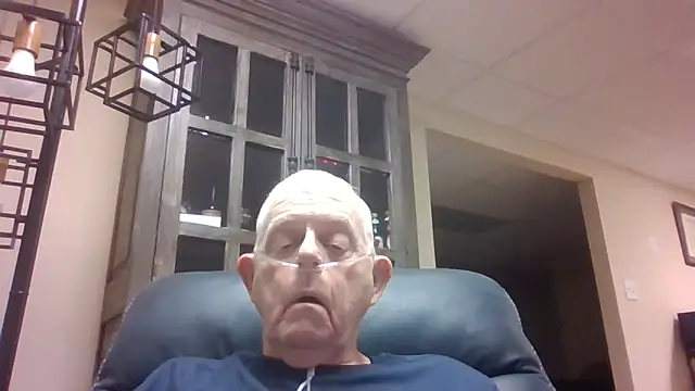 Snapshot of bootlegmanz chatting on September 18, 12:41 pm bootlegmanz online show from September 18, 12:41 pm