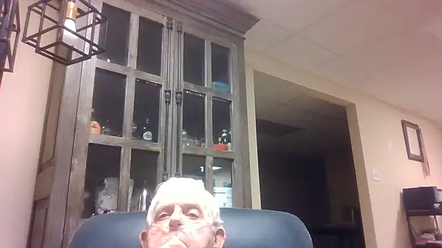 Snapshot of bootlegmanz chatting on June 6, 10:15 pm bootlegmanz online show from June 6, 10:15 pm