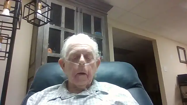 bootlegmanz online show from April 23, 3:57 pm