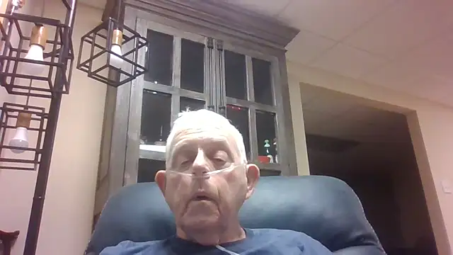 Snapshot of bootlegmanz chatting on September 13, 4:29 pm bootlegmanz online show from September 13, 4:29 pm