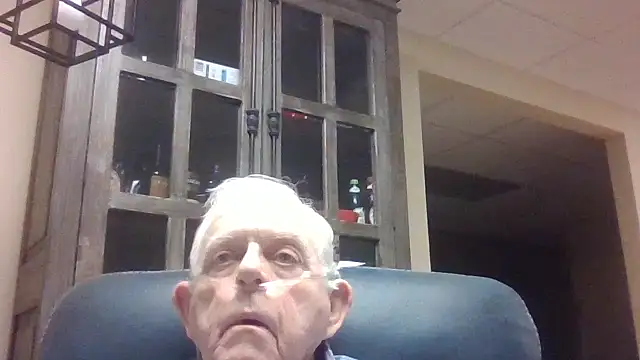 Snapshot of bootlegmanz chatting on November 21, 2:27 pm bootlegmanz online show from November 21, 2:27 pm