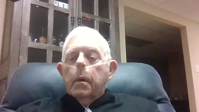 Snapshot of bootlegmanz chatting on October 26, 2:39 pm bootlegmanz online show from October 26, 2:39 pm