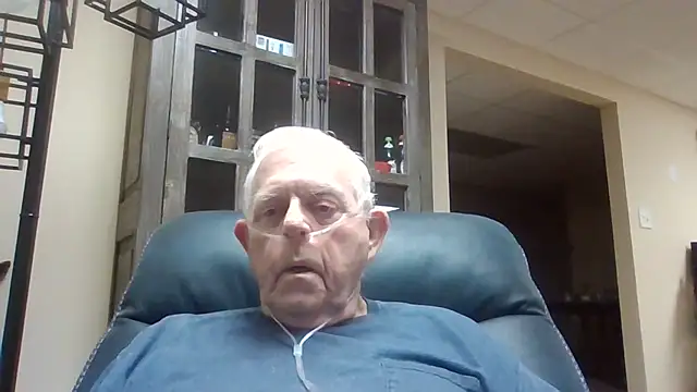 Snapshot of bootlegmanz chatting on November 8, 2:04 am bootlegmanz online show from November 8, 2:04 am