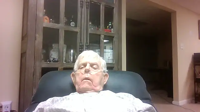 Snapshot of bootlegmanz chatting on June 1, 10:53 pm bootlegmanz online show from June 1, 10:53 pm