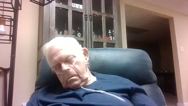 Snapshot of bootlegmanz chatting on November 26, 5:46 pm bootlegmanz online show from November 26, 5:46 pm