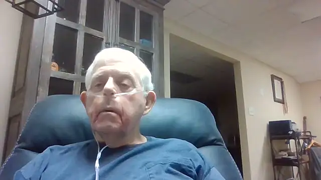 Snapshot of bootlegmanz chatting on May 31, 2:56 pm bootlegmanz online show from May 31, 2:56 pm