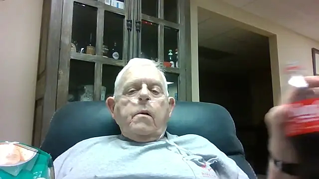 Snapshot of bootlegmanz chatting on October 4, 5:25 pm bootlegmanz online show from October 4, 5:25 pm