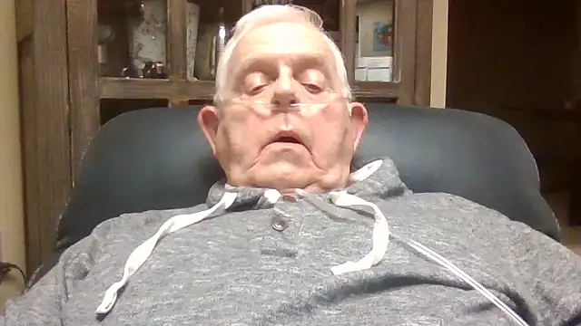 Snapshot of bootlegmanz chatting on October 24, 9:36 pm bootlegmanz online show from October 24, 9:36 pm