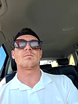 Snapshot of TheSouthernKing chatting on October 10, 8:48 am TheSouthernKing online show from October 10, 8:48 am