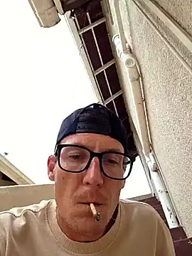 Snapshot of TheSouthernKing chatting on December 17, 10:09 am TheSouthernKing online show from December 17, 10:09 am