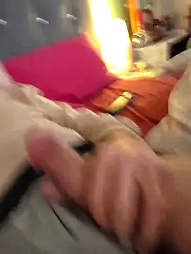 Snapshot of TheSouthernKing chatting on December 4, 4:33 am TheSouthernKing online show from December 4, 4:33 am