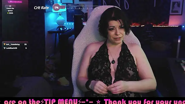 Snapshot of PenneyLayne chatting on December 2, 4:05 am PenneyLayne online show from December 2, 4:05 am