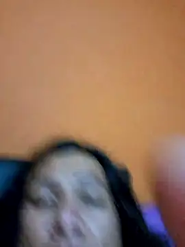 Snapshot of miicheele32 chatting on October 29, 6:45 am miicheele32 online show from October 29, 6:45 am