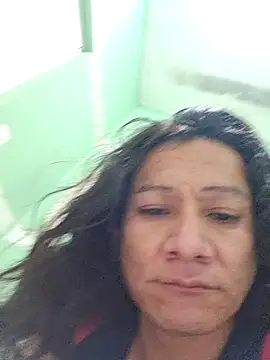 Snapshot of miicheele32 chatting on October 31, 7:27 am miicheele32 online show from October 31, 7:27 am