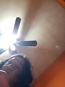 Snapshot of miicheele32 chatting on November 16, 10:20 am miicheele32 online show from November 16, 10:20 am