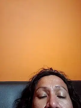 miicheele32 online show from March 7, 7:19 am