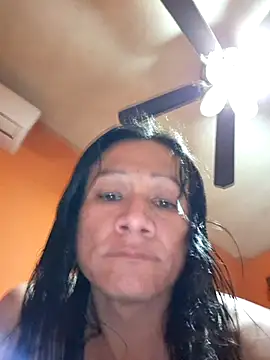 Snapshot of miicheele32 chatting on November 11, 7:36 am miicheele32 online show from November 11, 7:36 am