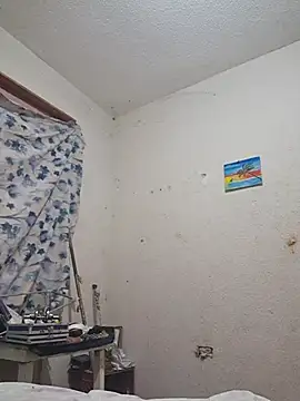 miicheele32 online show from January 12, 4:30 am