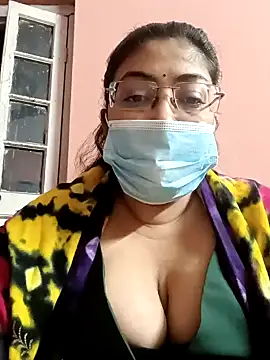 Snapshot of LAVERNIYA_ chatting on January 7, 1:24 pm LAVERNIYA  online show from January 7, 1:24 pm