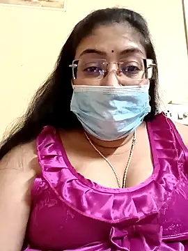 Snapshot of LAVERNIYA_ chatting on February 16, 12:10 pm LAVERNIYA  online show from February 16, 12:10 pm
