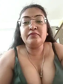Snapshot of LAVERNIYA_ chatting on September 10, 5:50 am LAVERNIYA  online show from September 10, 5:50 am